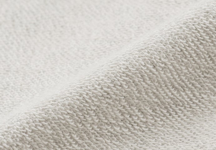 裏はパイル地で肌触りもよく、通年着用いただけます。